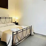 Hotel Mirodia *